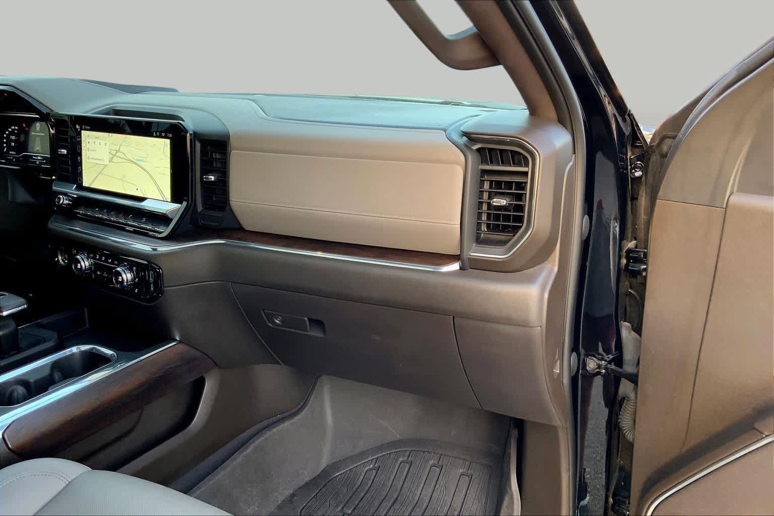 Used 2023 GMC Sierra 1500 SLT w/ SLT Premium Package AWD/4WD image 18