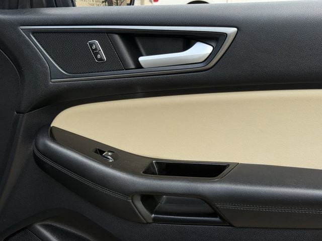 Used 2020 Ford Edge SE AWD/4WD image 26