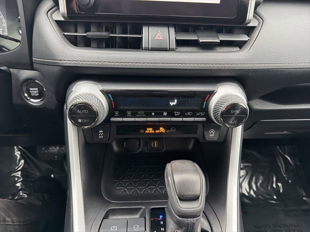 Certified 2025 Toyota RAV4 XLE AWD/4WD image 25