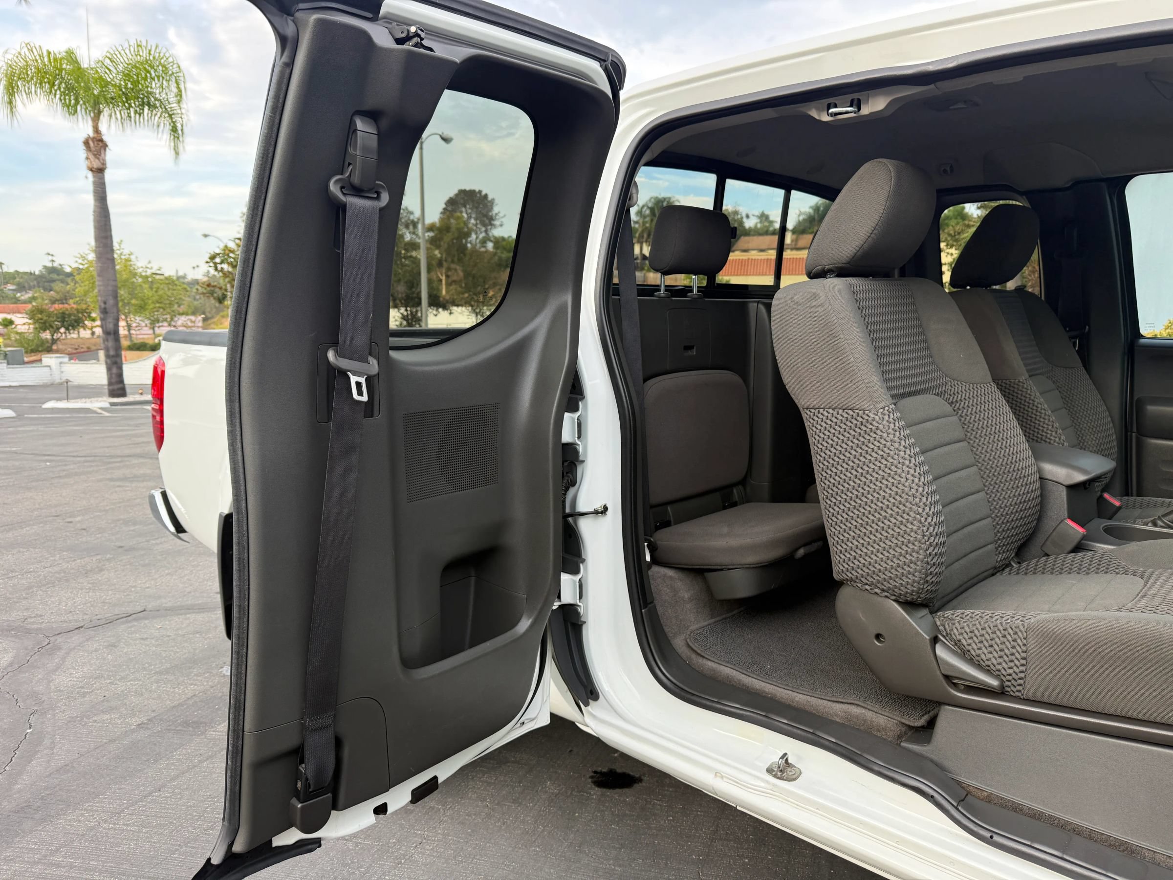 Used 2018 Nissan Frontier SV RWD image 17