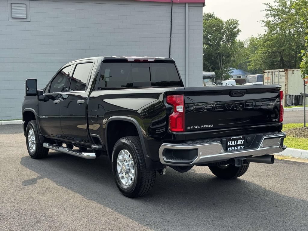 Used 2024 Chevrolet Silverado 2500 LTZ w/ LTZ Convenience Package AWD/4WD image 23