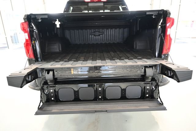 New 2026 Chevrolet Silverado 1500 High Country AWD/4WD image 9
