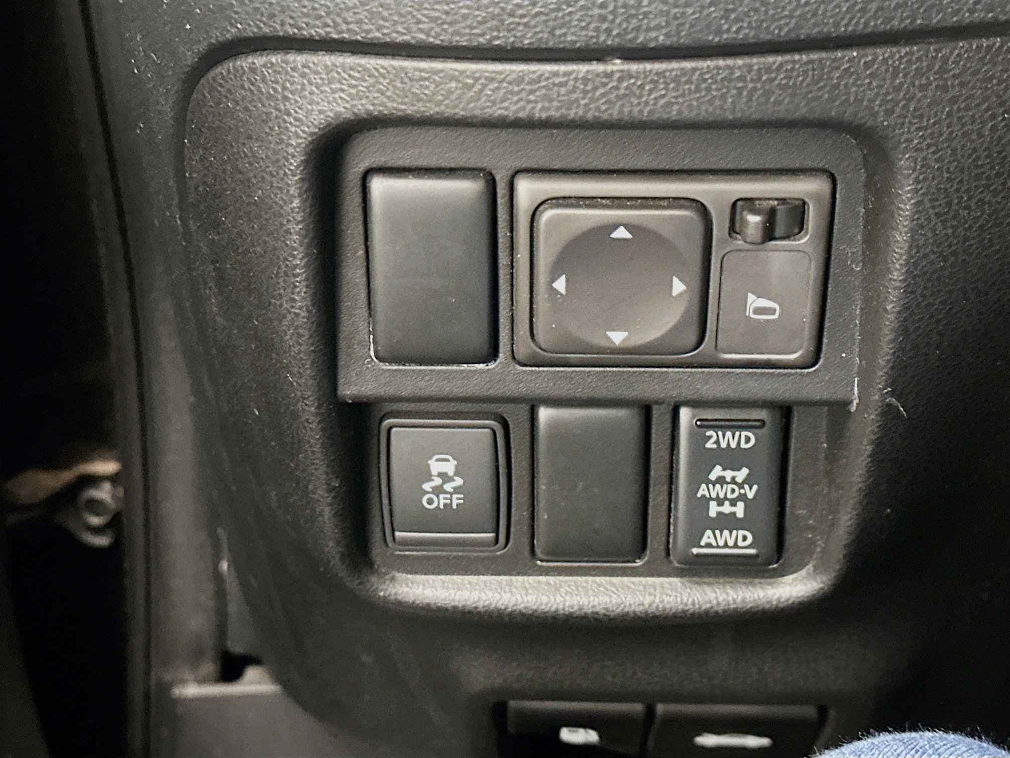Used 2011 Nissan Juke SV AWD/4WD image 17