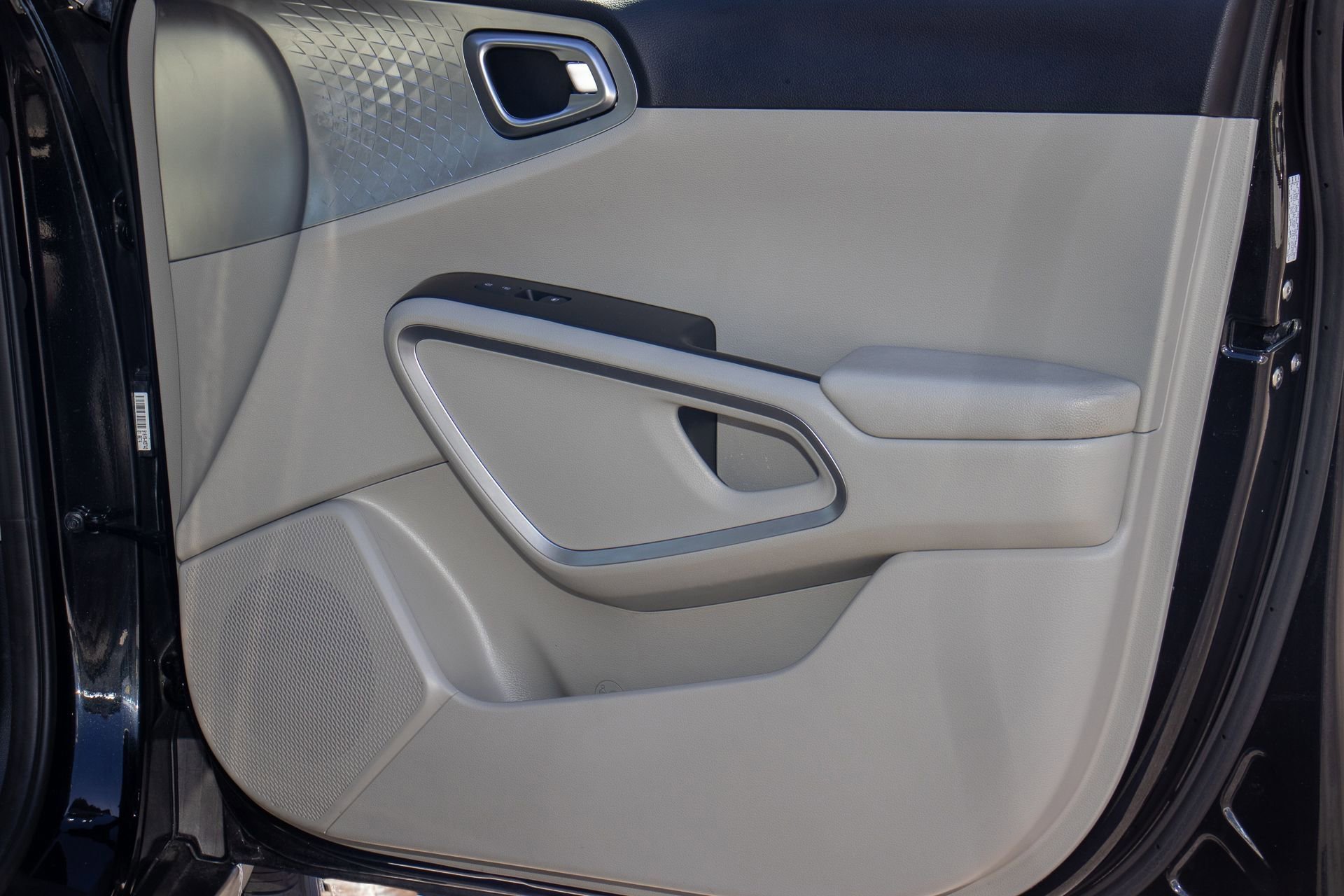 Used 2023 Kia Soul LX image 13