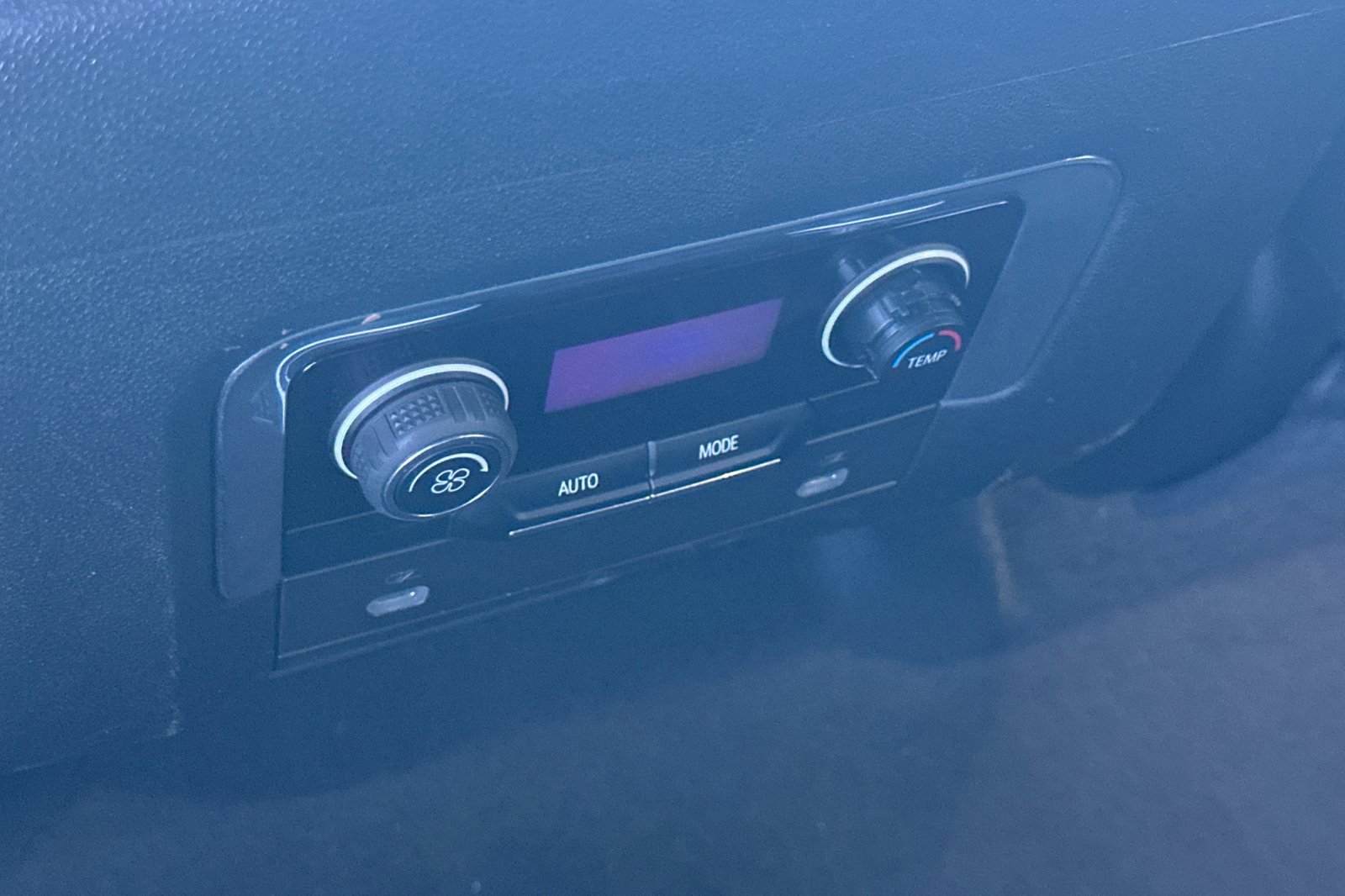 Used 2024 Chevrolet Suburban Z71 image 42