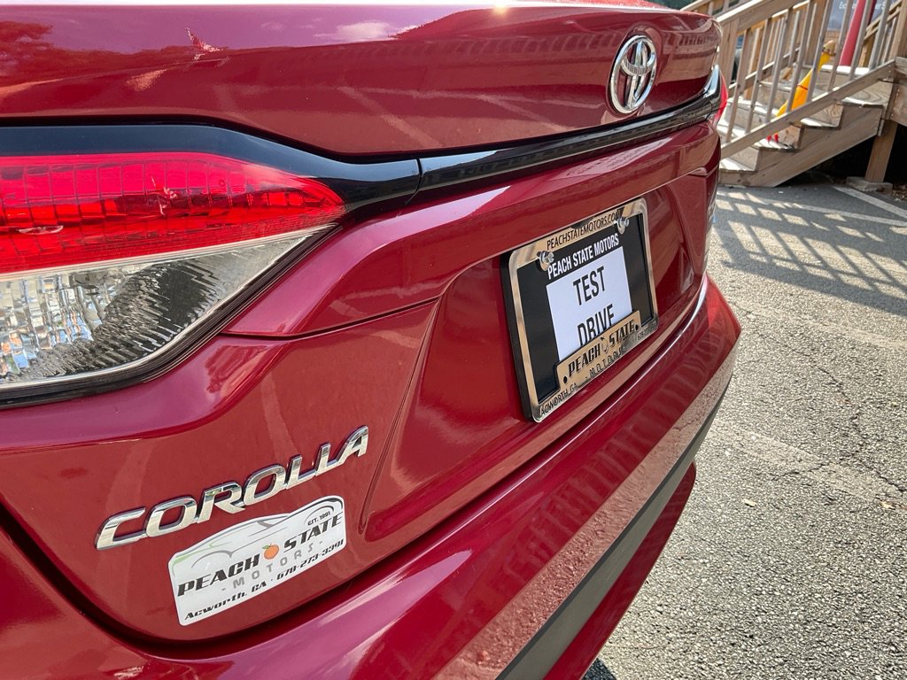 Used 2021 Toyota Corolla LE image 9