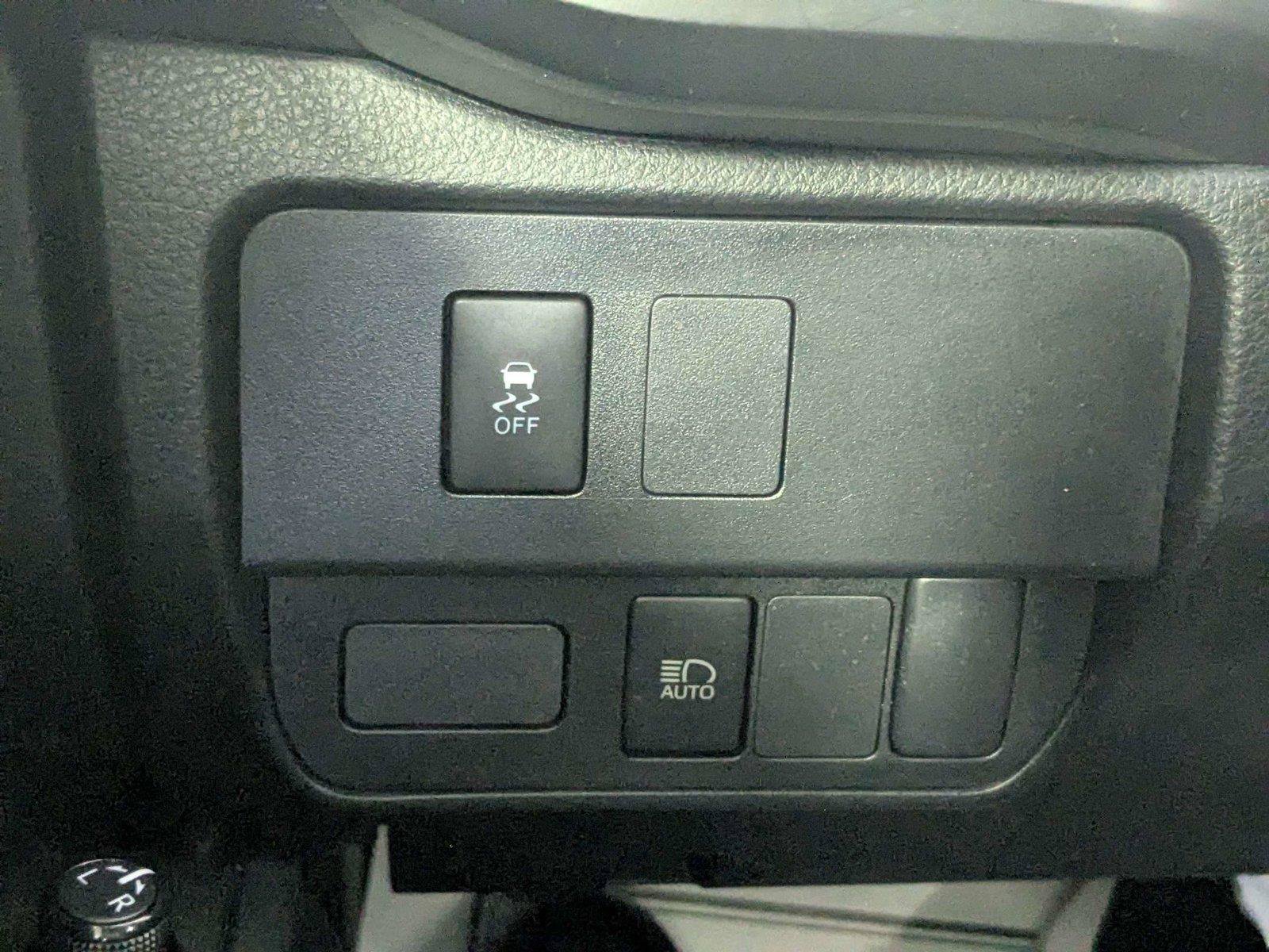 Certified 2023 Toyota Tacoma SR AWD/4WD image 17