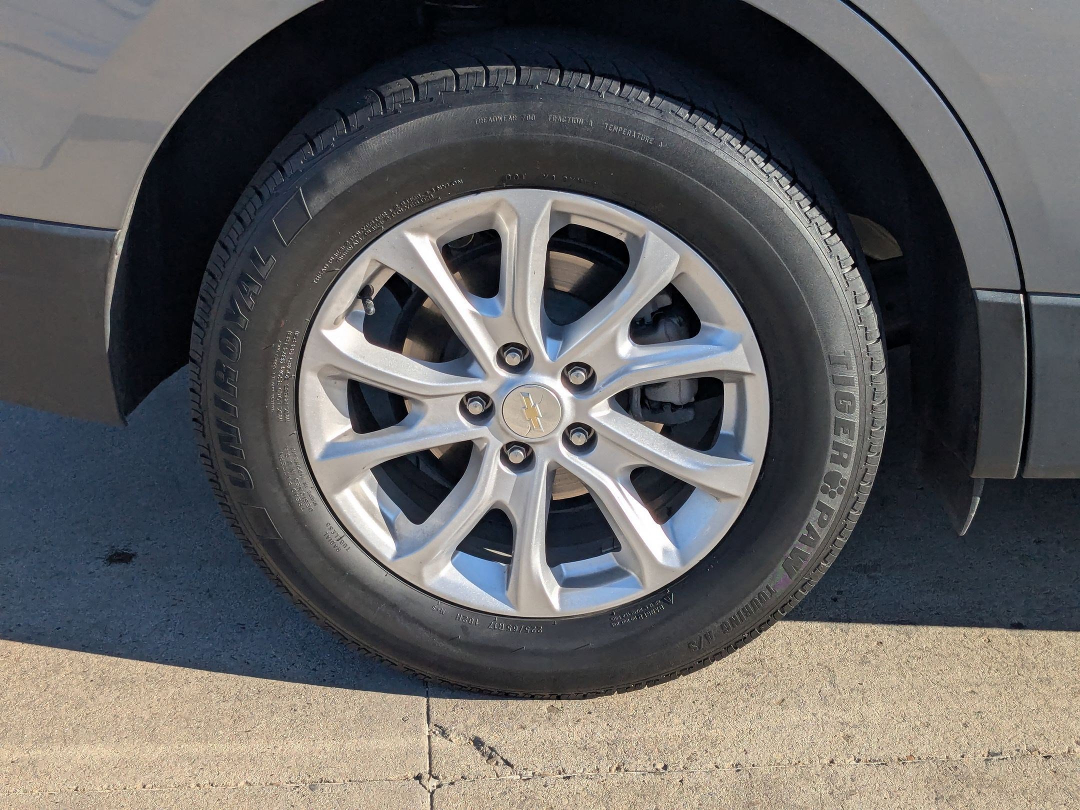 Used 2018 Chevrolet Equinox LT image 11