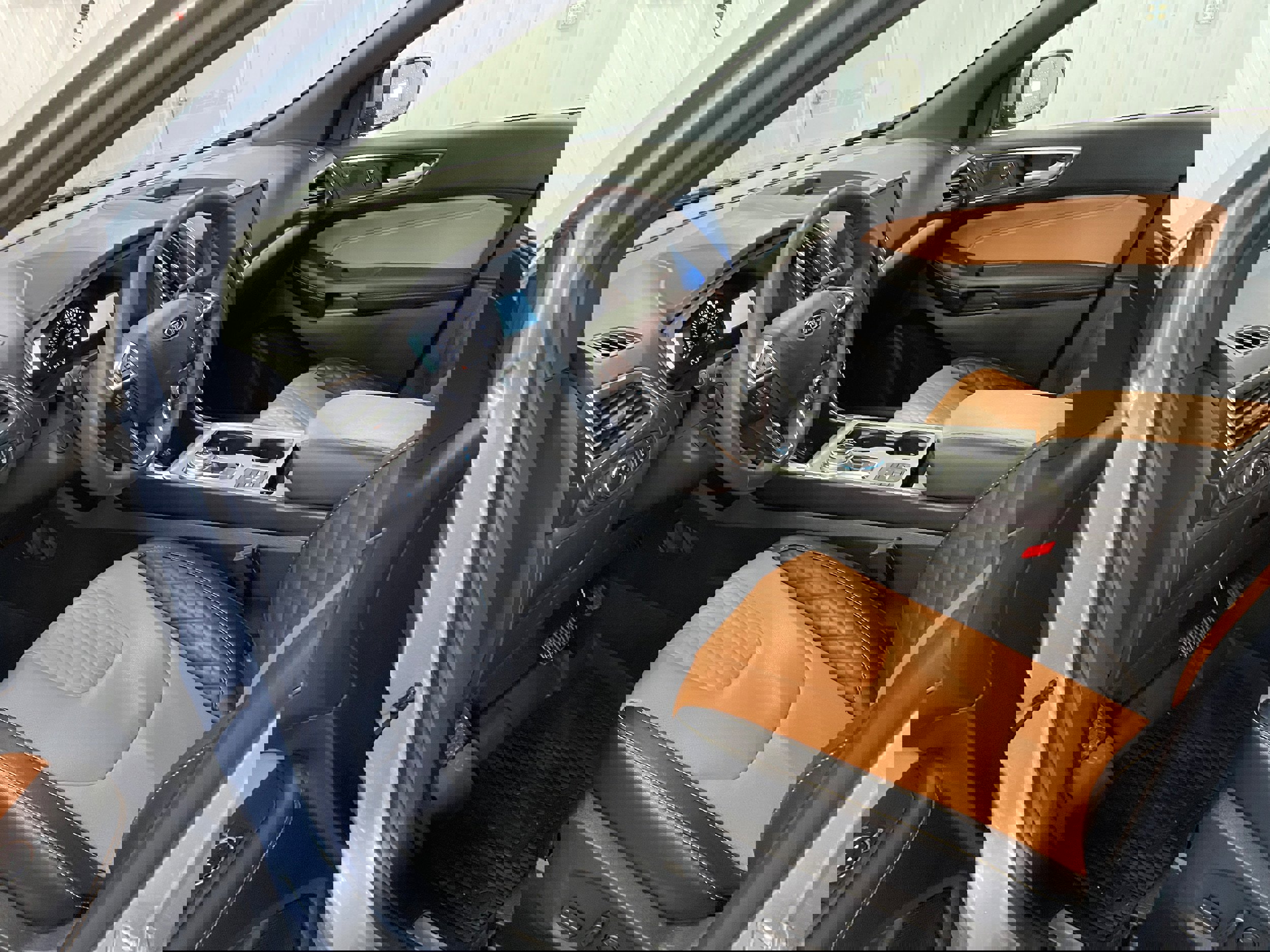 Used 2024 Ford Edge Titanium w/ Titanium Elite Package image 12