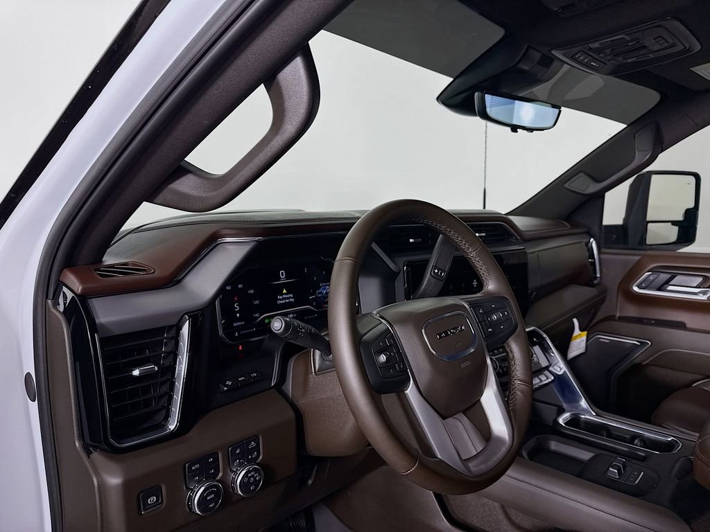 Used 2025 GMC Sierra 3500 Denali w/ Technology Package image 9