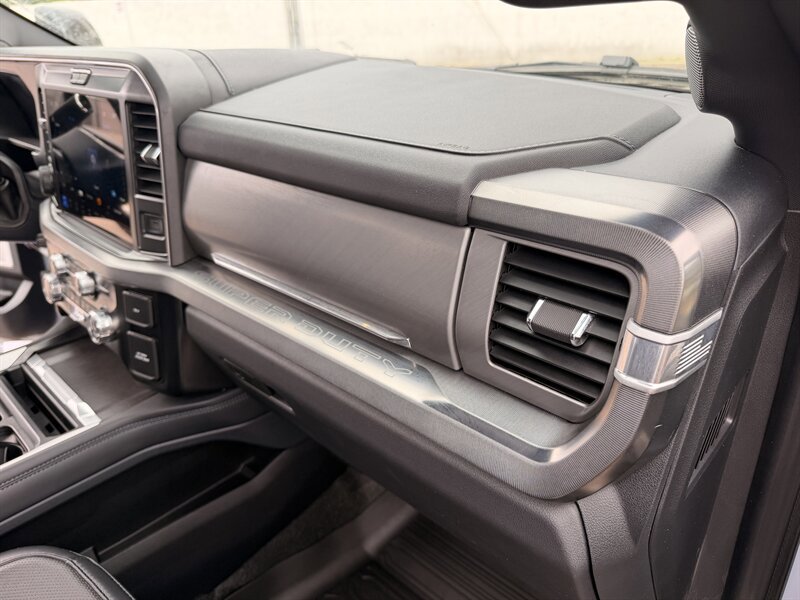 Used 2025 Ford F450 Platinum w/ FX4 Off-Road Package image 38