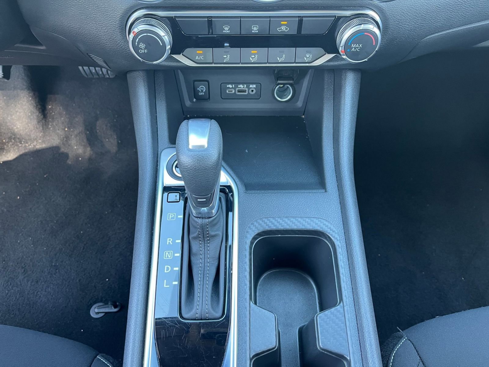 Used 2025 Nissan Sentra SV FWD image 40