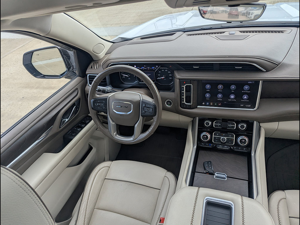 Used 2021 GMC Yukon Denali w/ Denali Premium Package AWD/4WD image 27