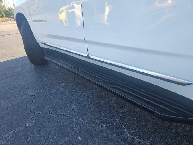Used 2024 GMC Yukon Denali RWD image 12