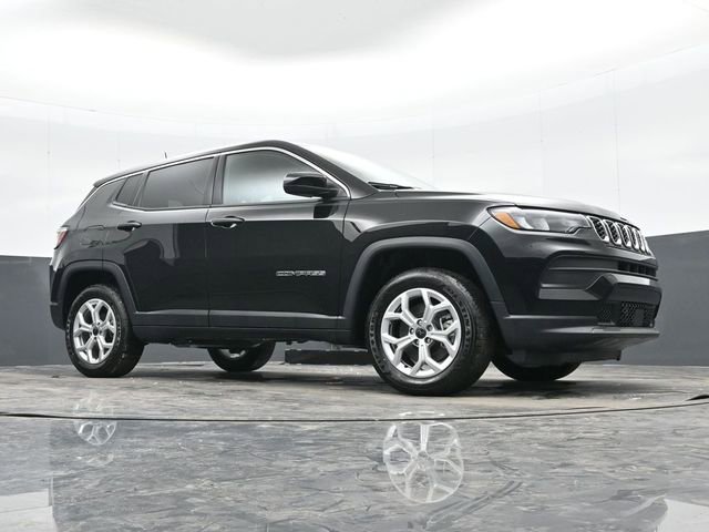 Used 2025 Jeep Compass Sport w/ Mopar Graphics Package AWD/4WD image 40
