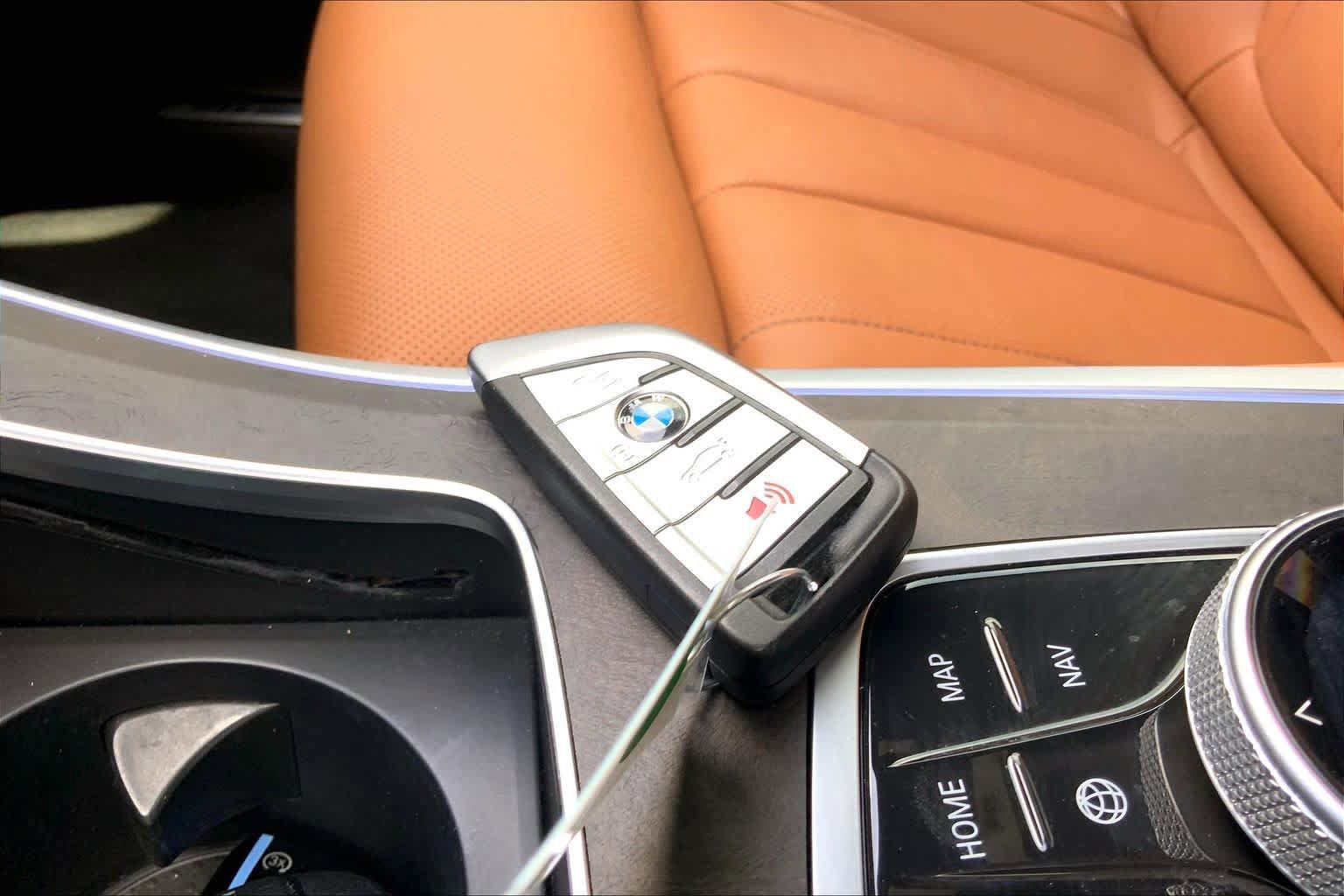 Used 2022 BMW X5 sDrive40i w/ M Sport Package RWD image 14