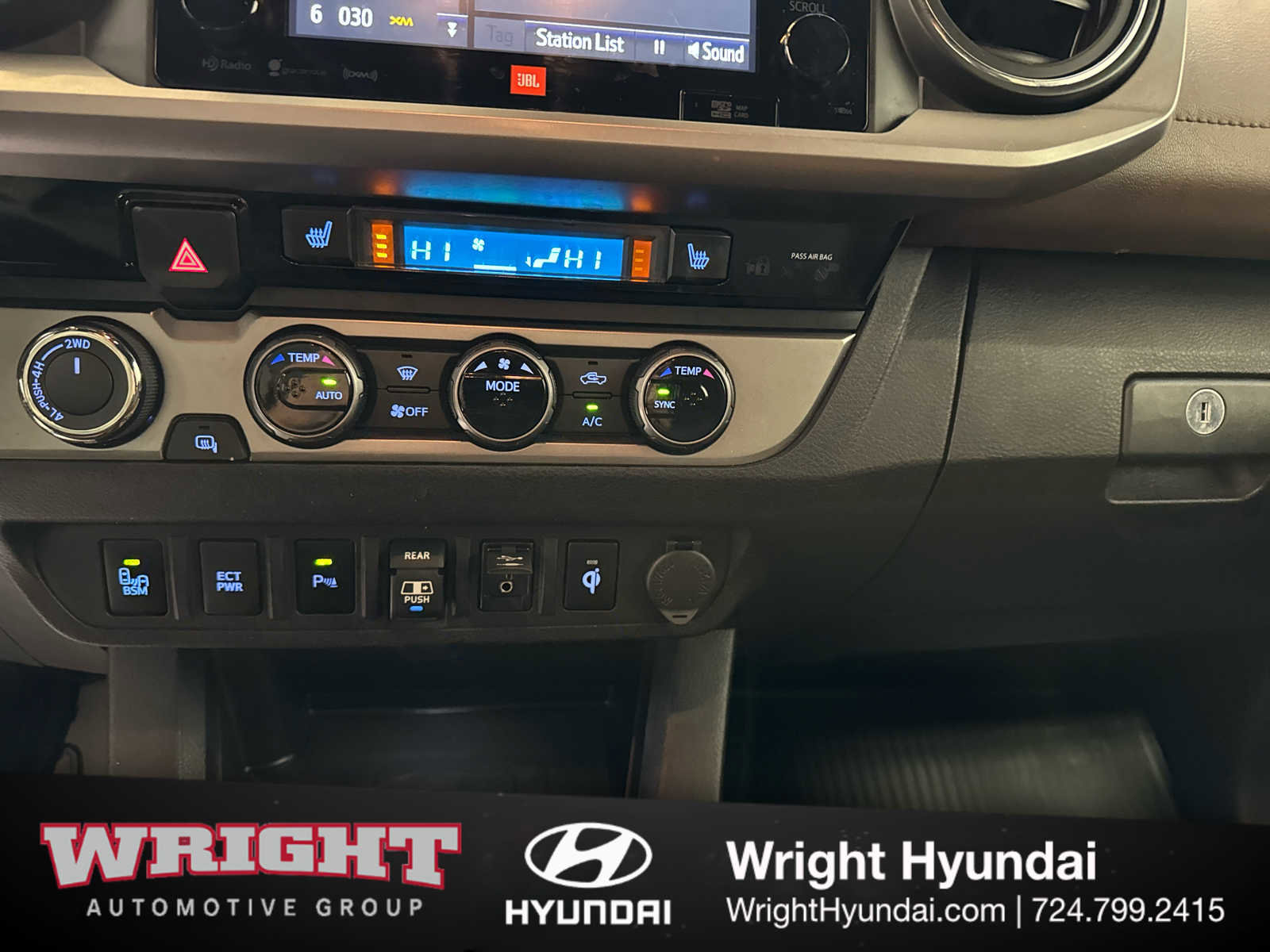 Used 2018 Toyota Tacoma Limited image 27