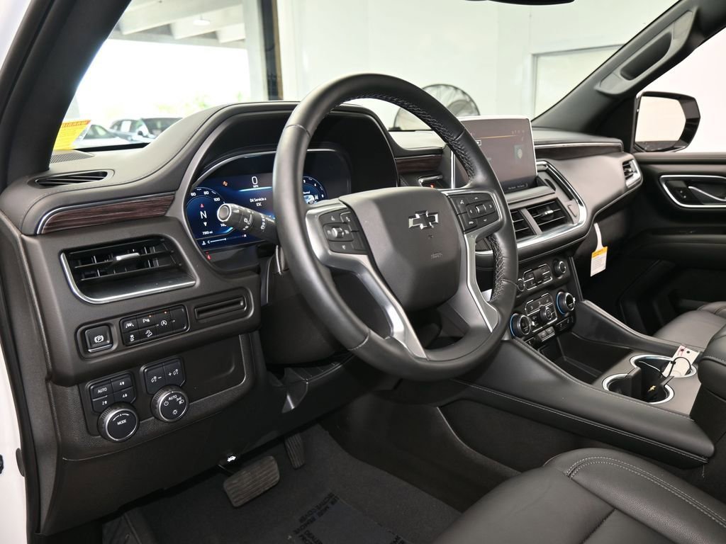Used 2024 Chevrolet Suburban Z71 image 10