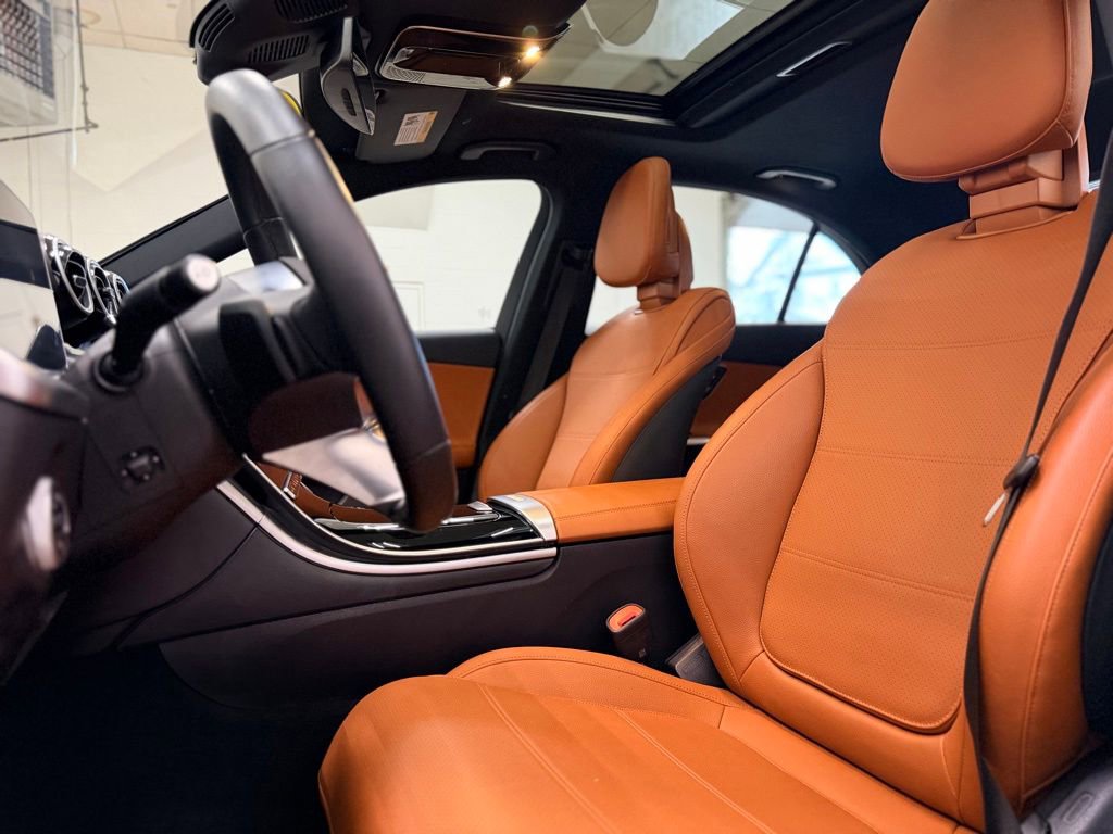 Used 2025 Mercedes-Benz C 300 4MATIC Sedan image 12