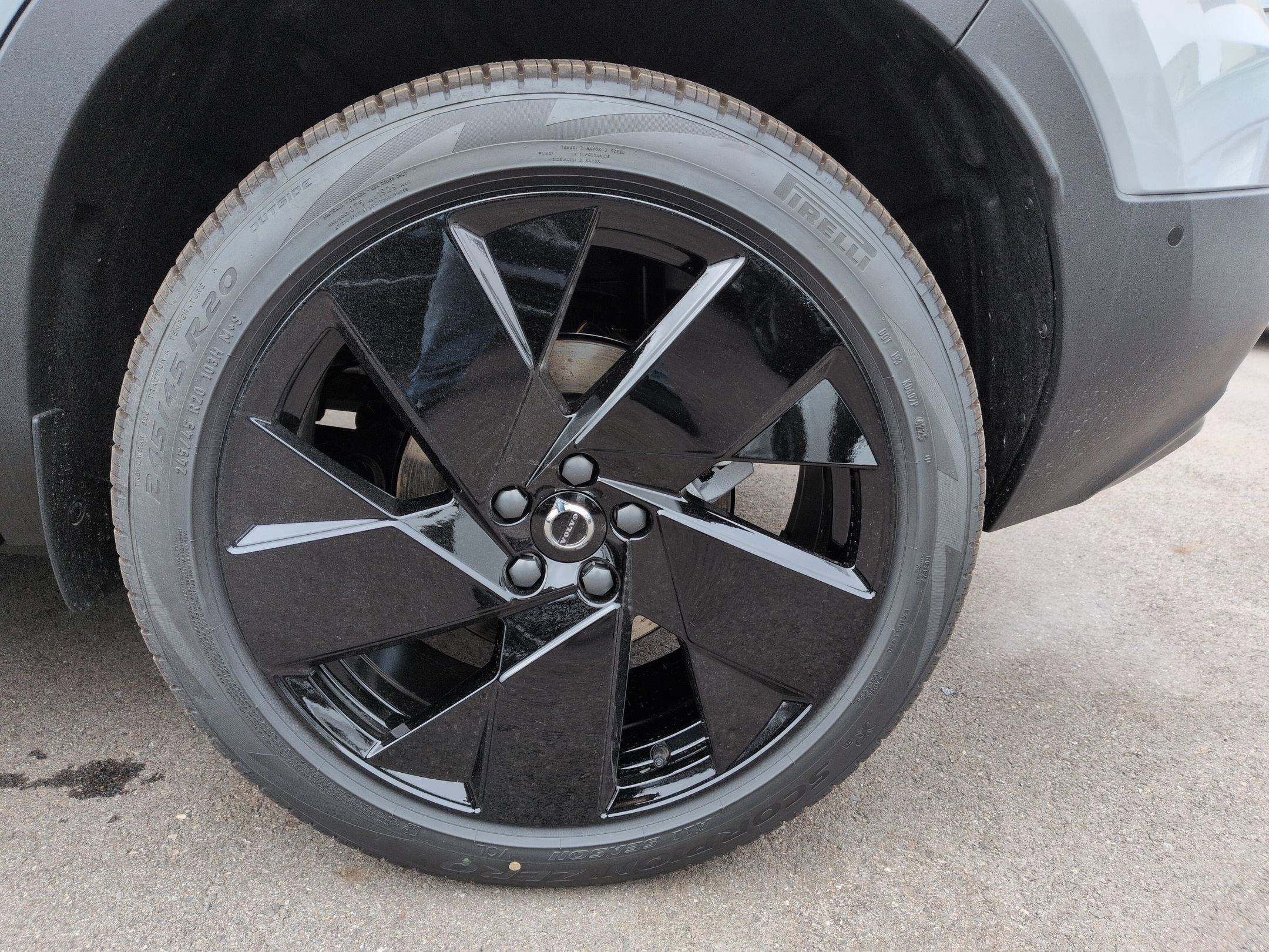 New 2026 Volvo XC40 B5 Ultra w/ Climate Package image 16