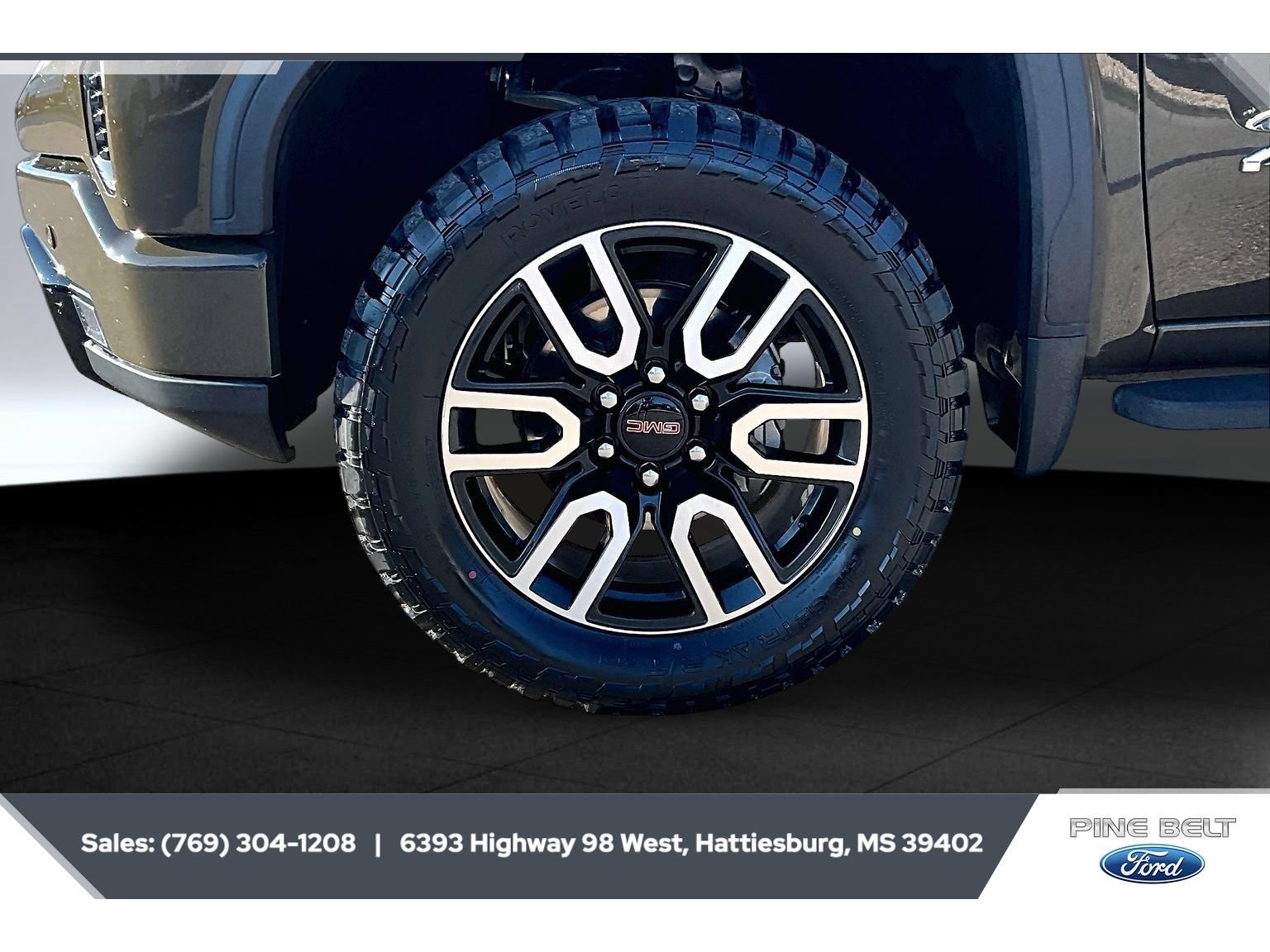 Used 2023 GMC Sierra 1500 AT4 w/ AT4 Premium Package AWD/4WD image 7