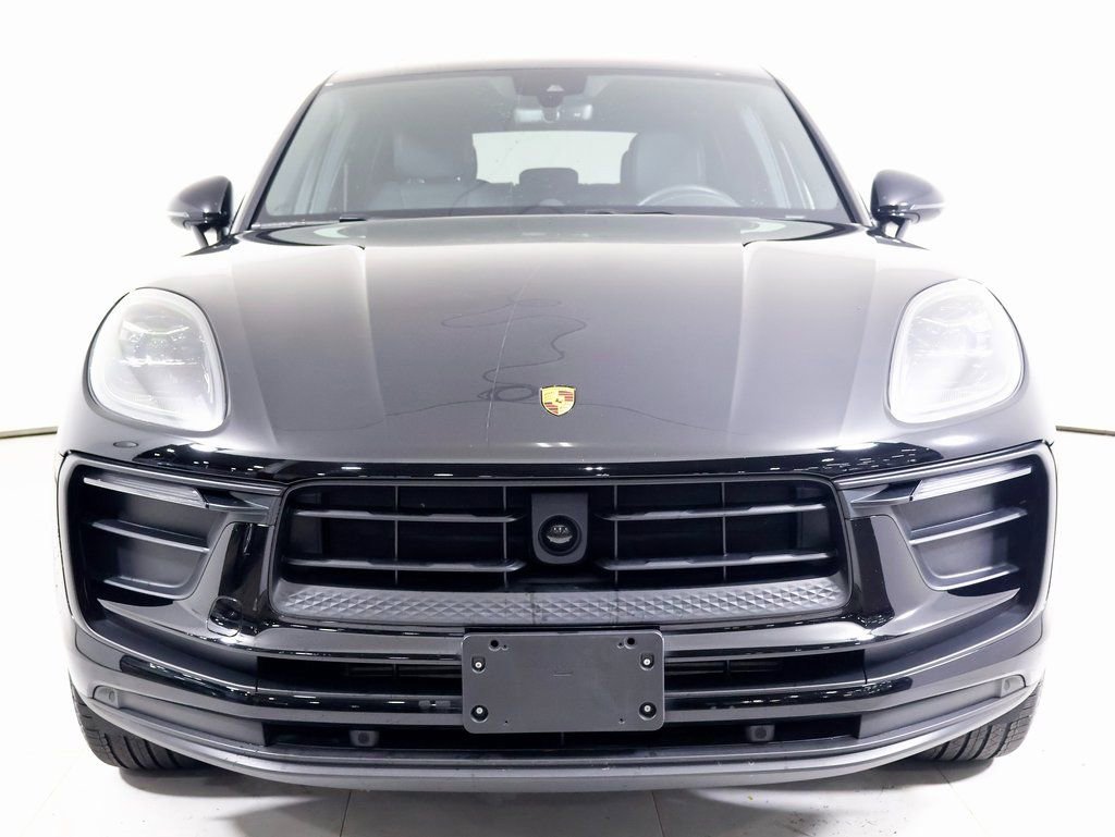Certified 2025 Porsche Macan AWD/4WD image 24