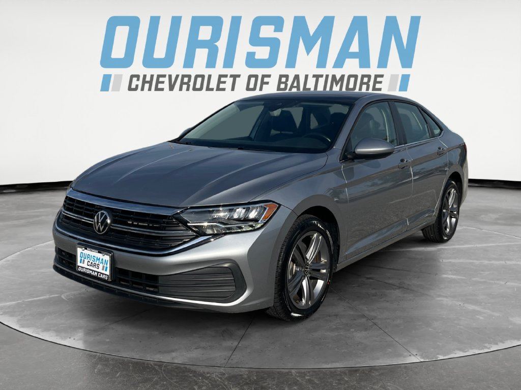 Used 2024 Volkswagen Jetta SE FWD image 2