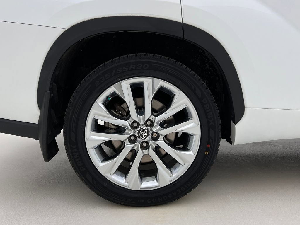 Used 2023 Toyota Highlander Limited image 28