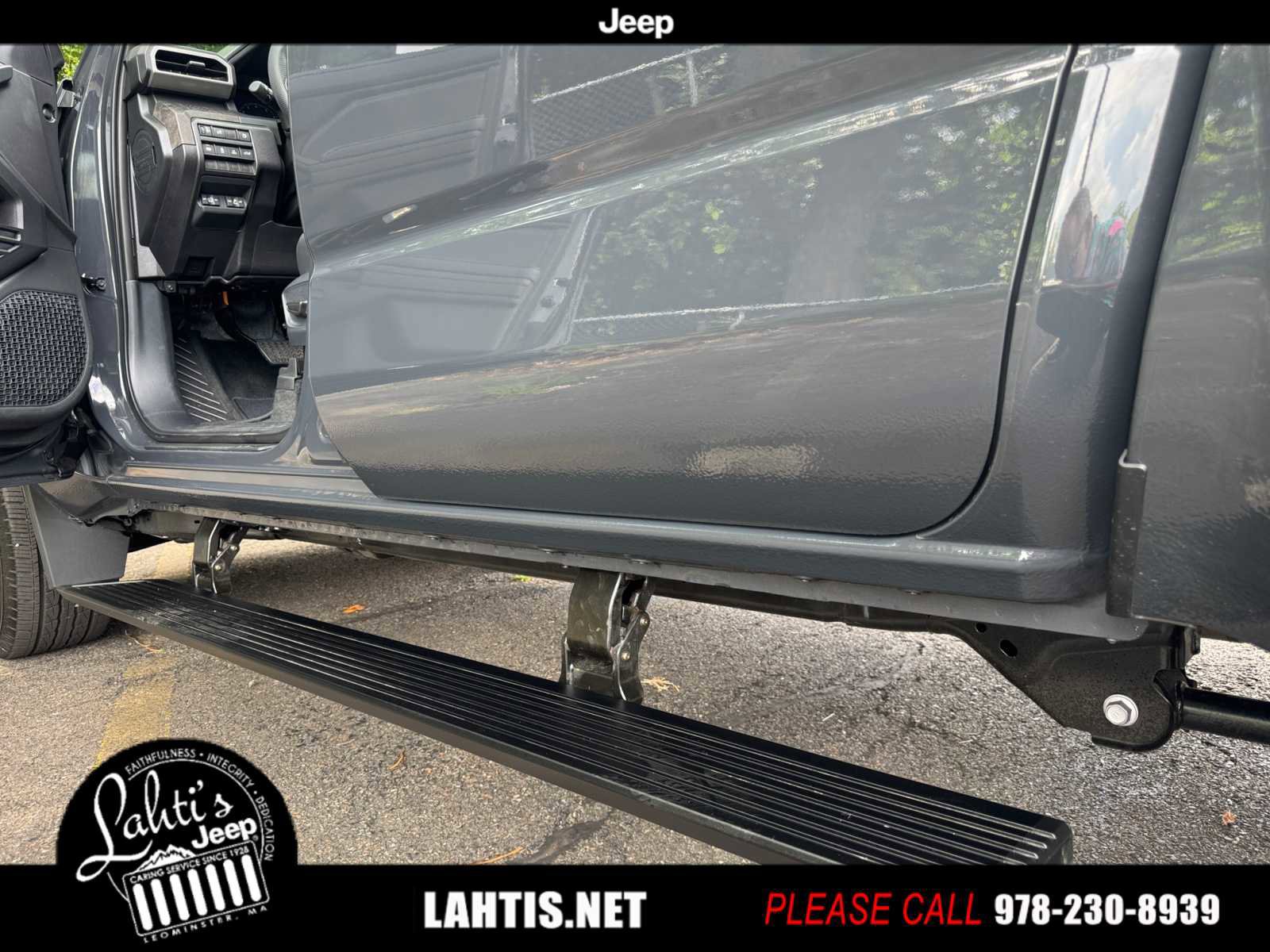 Used 2025 Toyota Tacoma Limited image 30