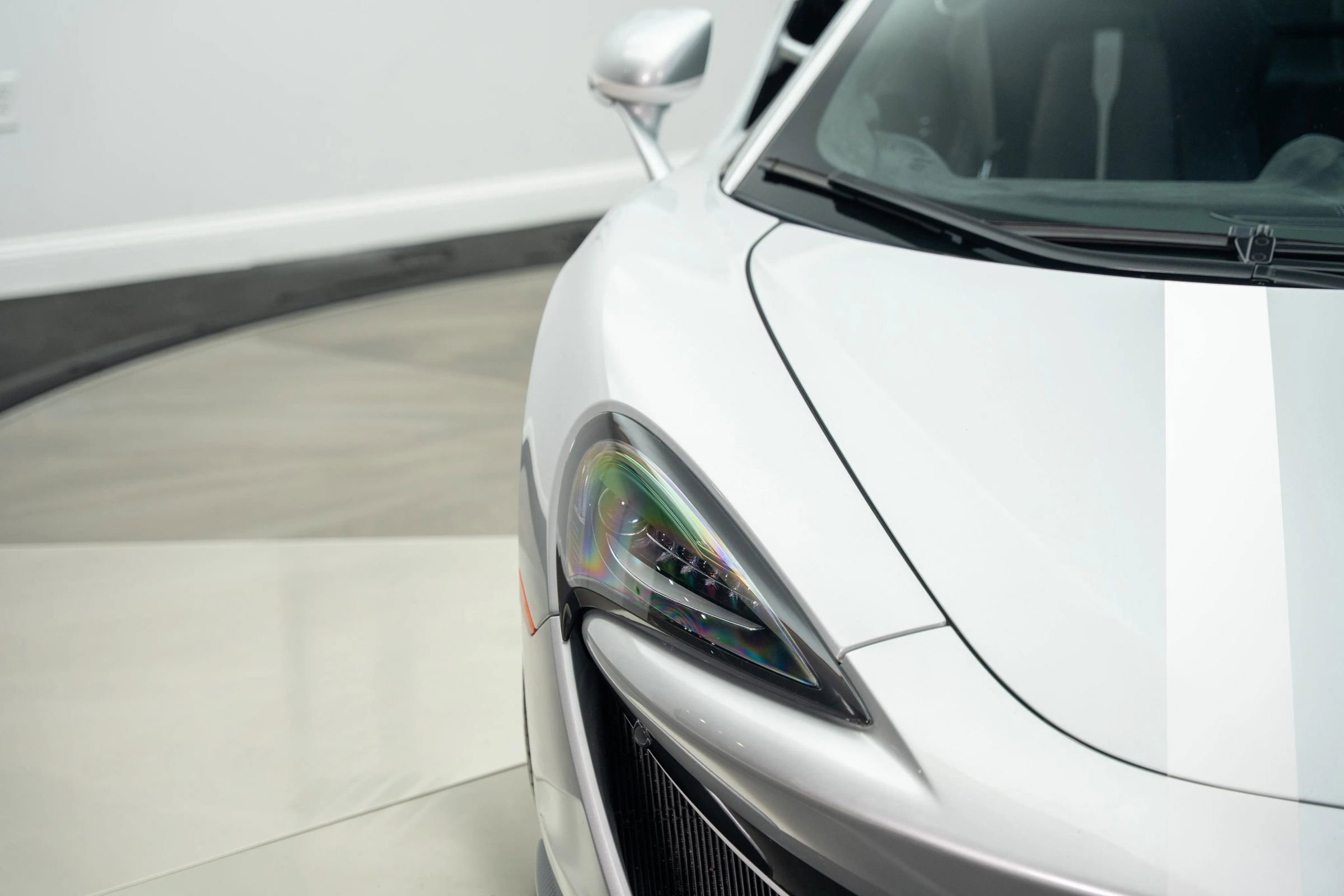 Used 2017 McLaren 570S image 13