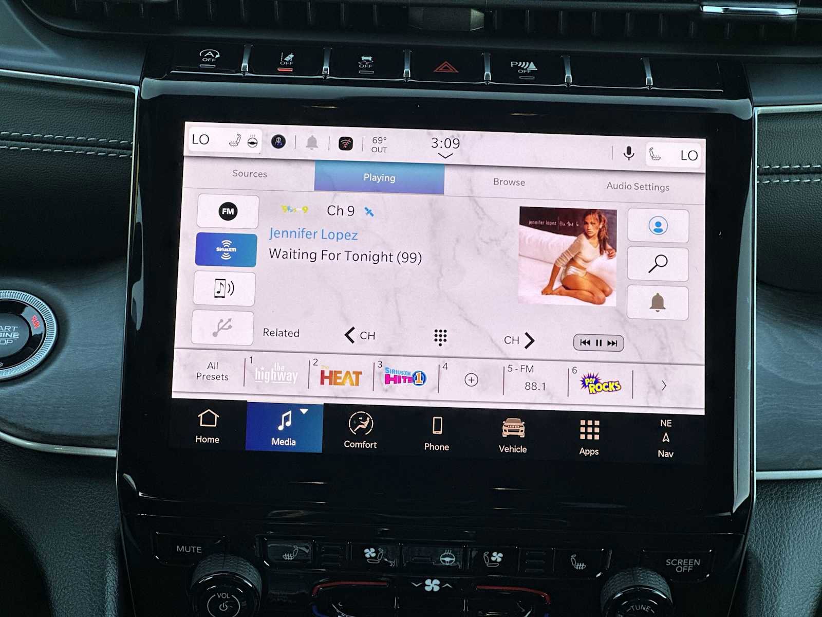 New 2025 Jeep Grand Cherokee Limited w/ Luxury Tech Group II image 12