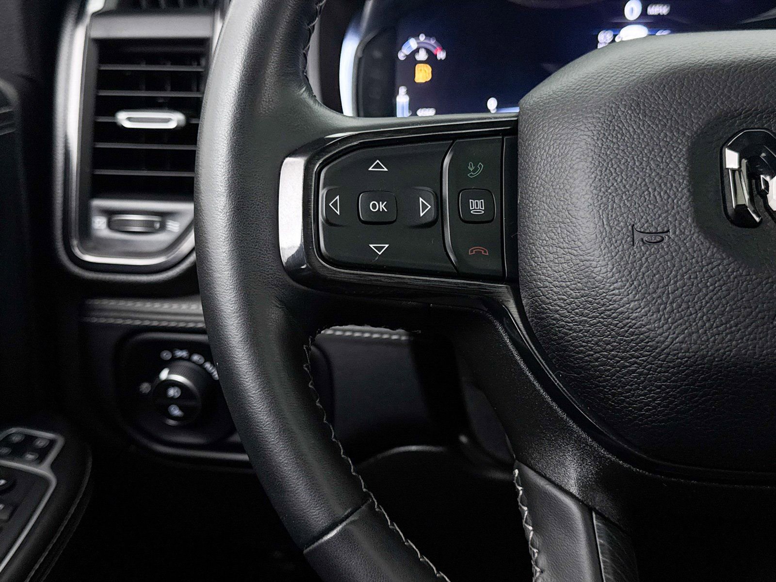 Used 2023 RAM 2500 Limited image 31