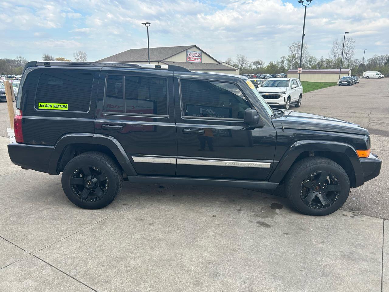 Used 2008 Jeep Commander Limited w/ Trailer Tow Group IV image 4