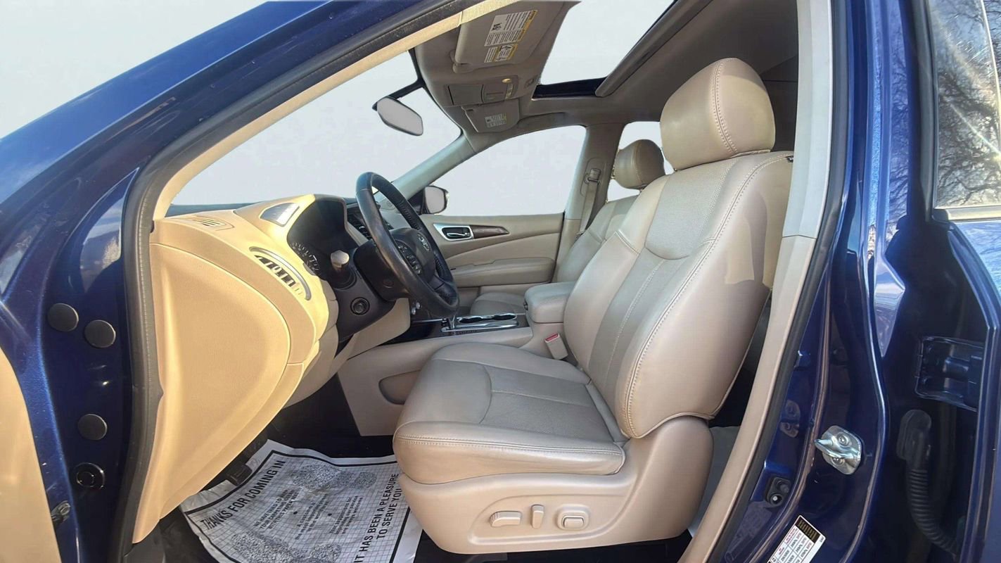 Used 2018 Nissan Pathfinder Platinum w/ Cargo Package image 15