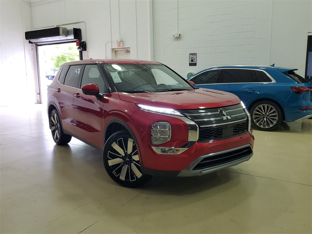 New 2025 Mitsubishi Outlander SE image 31