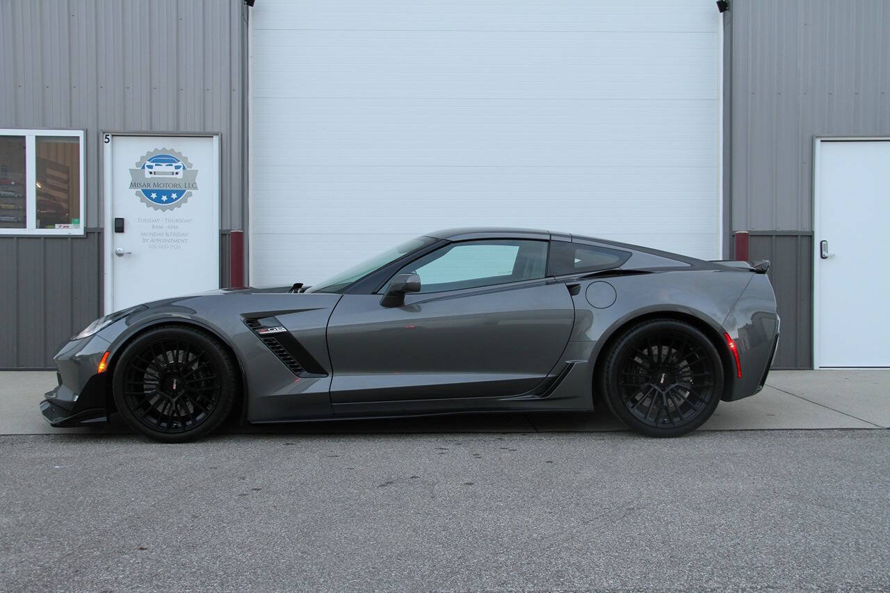 Used 2015 Chevrolet Corvette Z06 w/ 3LZ Preferred Equipment Group RWD image 8