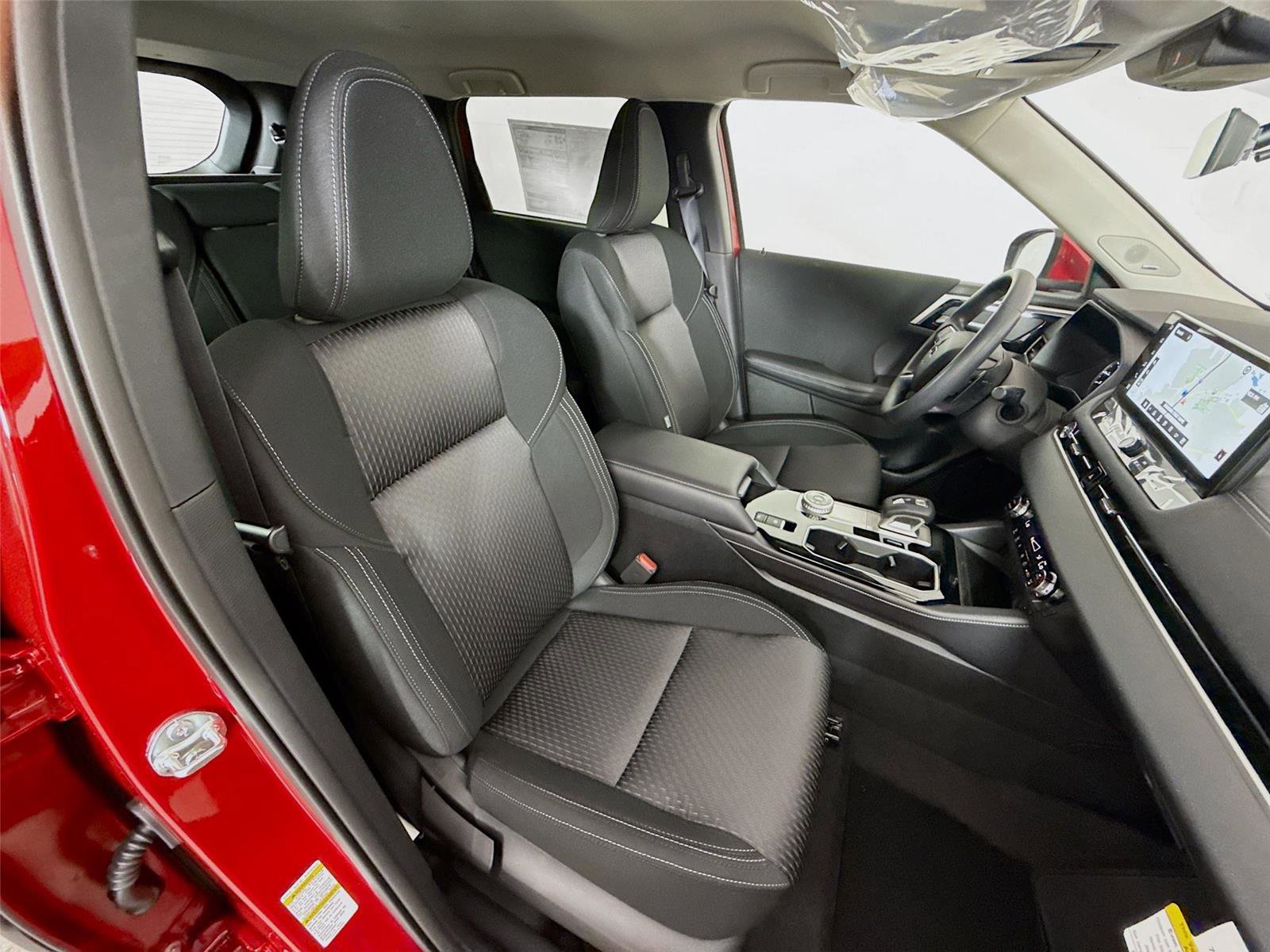 New 2026 Mitsubishi Outlander ES FWD image 21