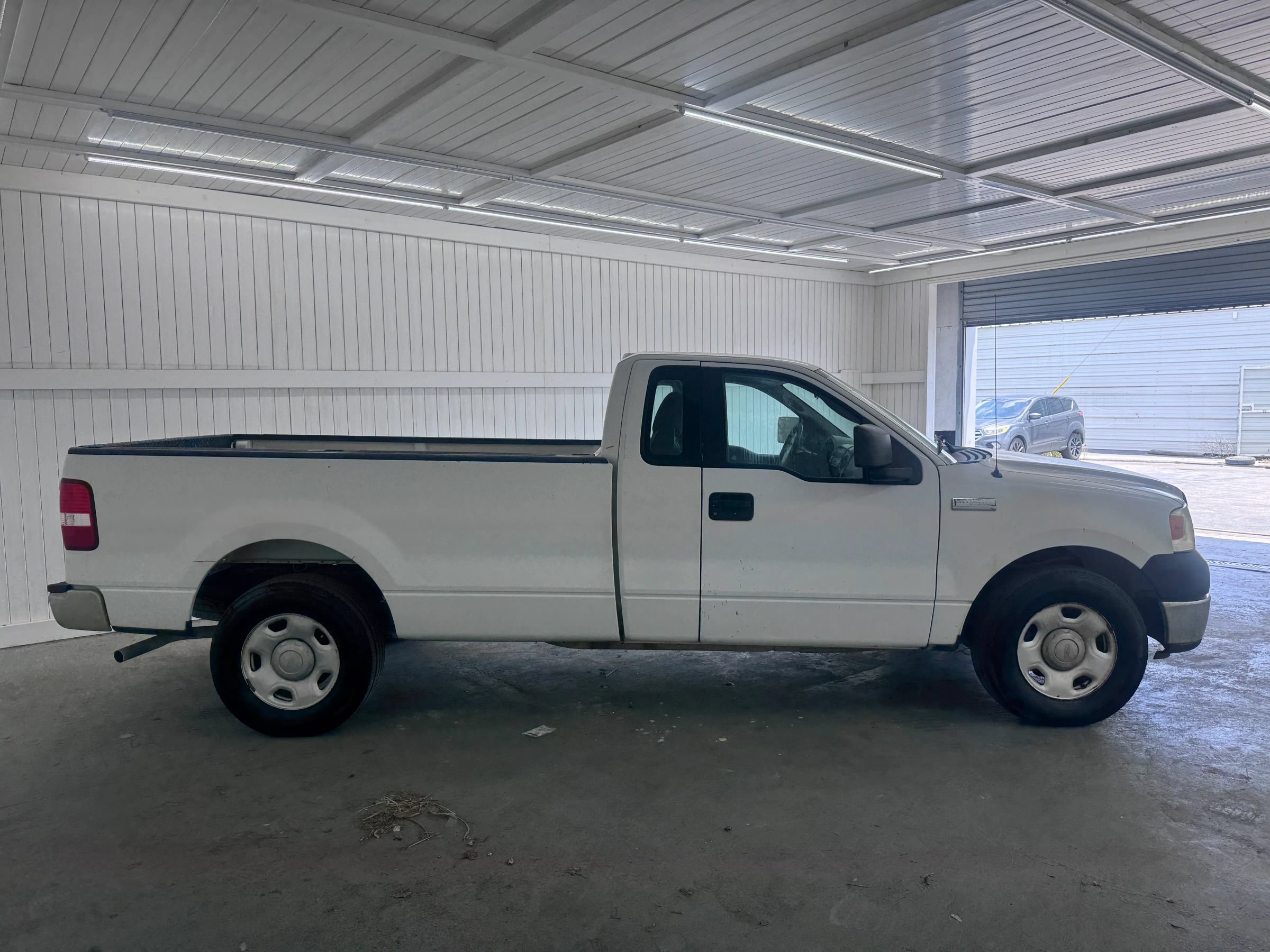 Used 2005 Ford F150 XL RWD image 4