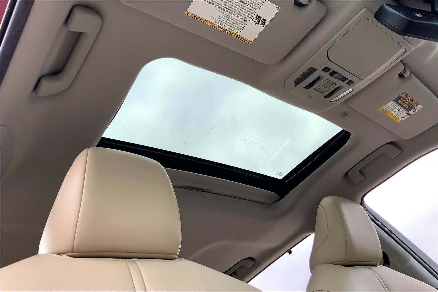 Used 2021 Toyota Highlander XLE FWD image 14