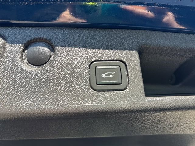 Used 2022 Chevrolet Equinox Premier image 12