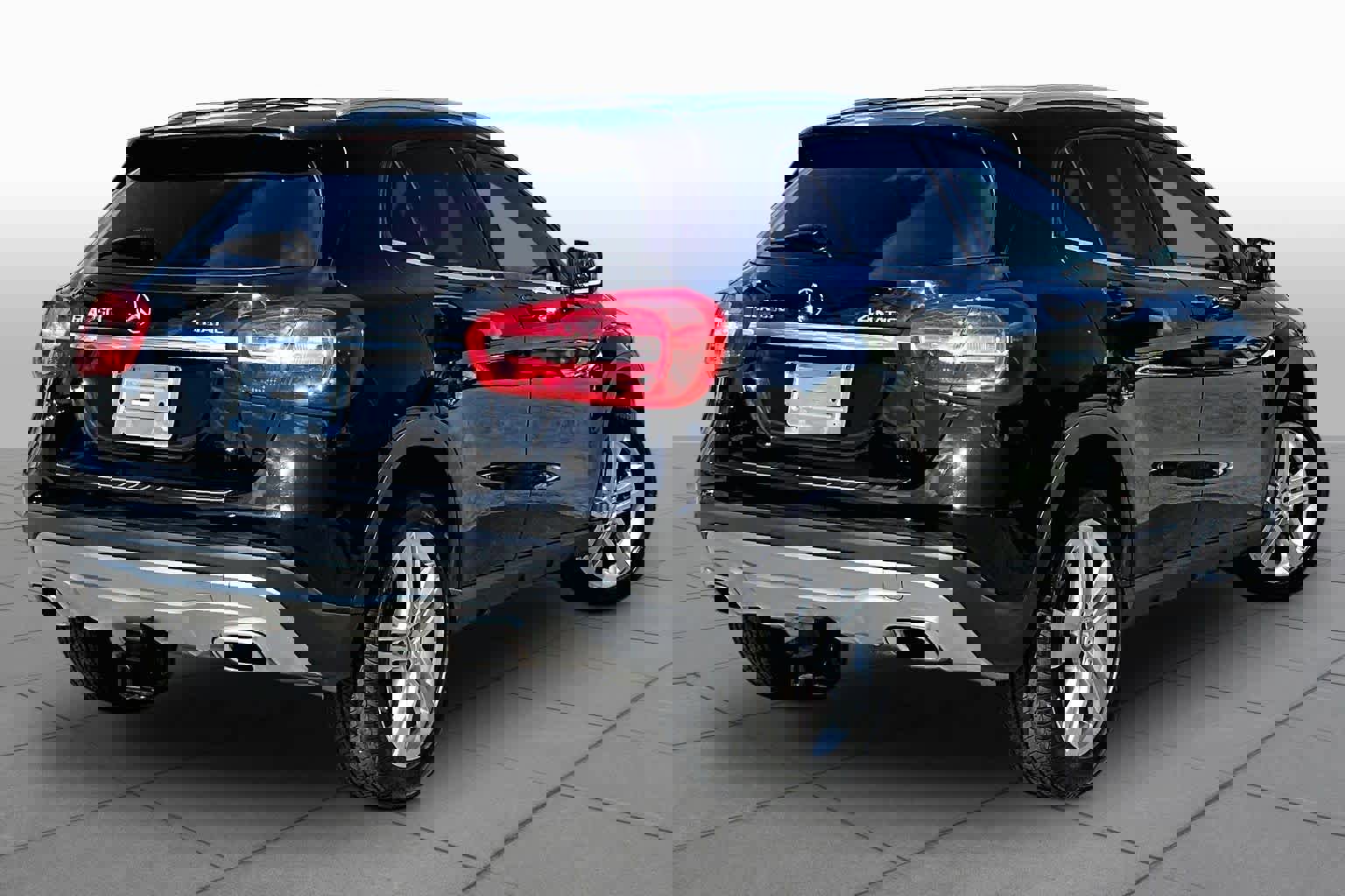 Used 2017 Mercedes-Benz GLA 250 4MATIC image 13