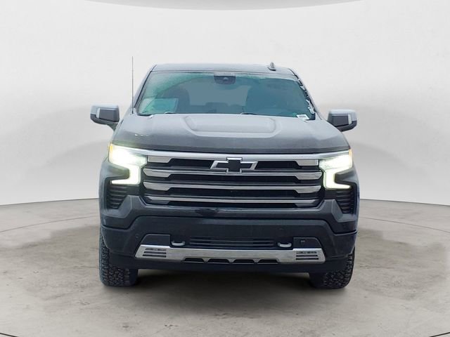 Used 2024 Chevrolet Silverado 1500 High Country w/ Z71 Off-Road Package AWD/4WD image 8
