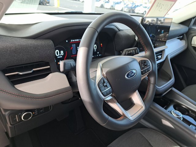 Certified 2025 Ford Explorer Active image 7