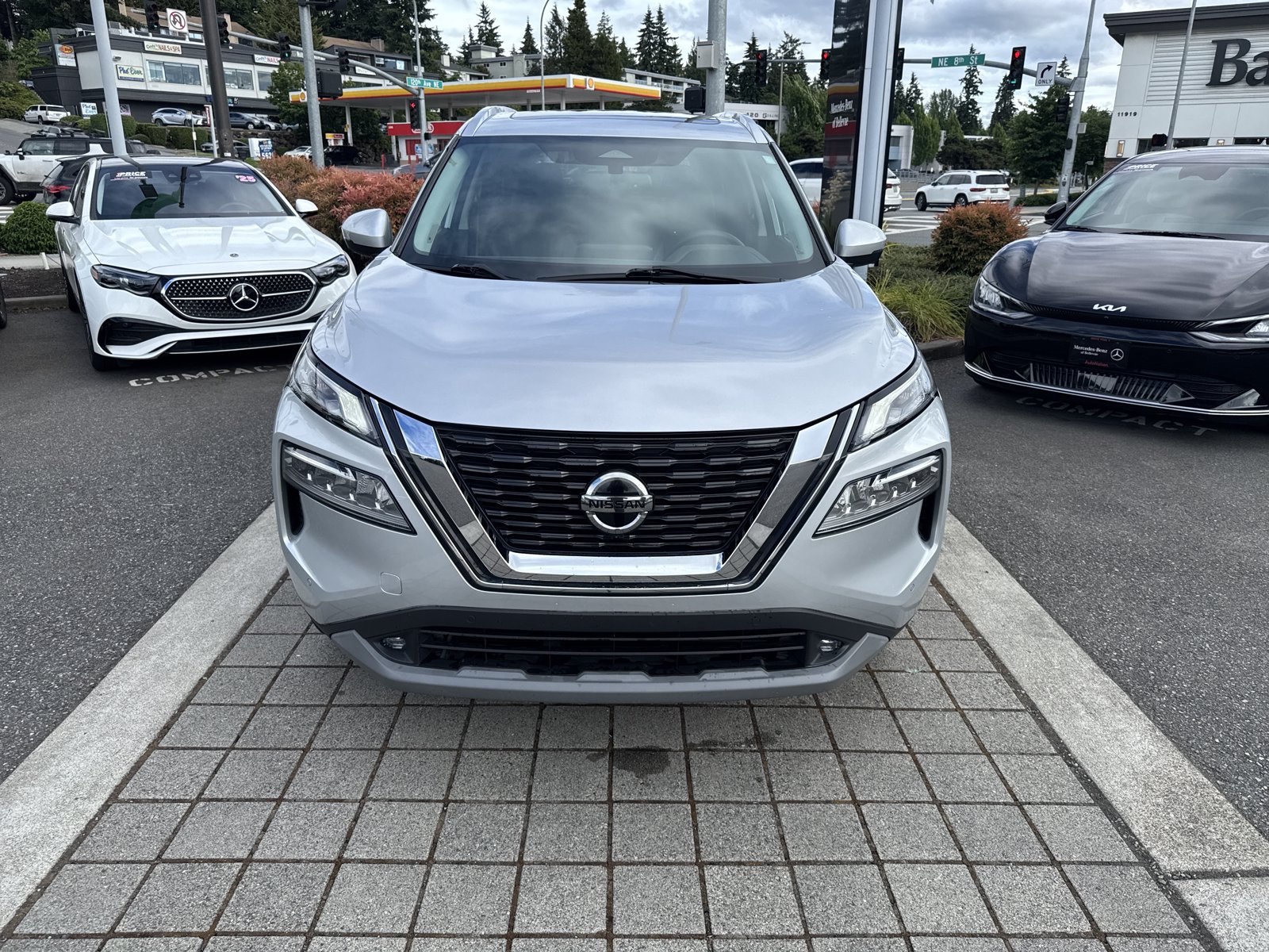 Used 2021 Nissan Rogue SL w/ Premium Package FWD image 2