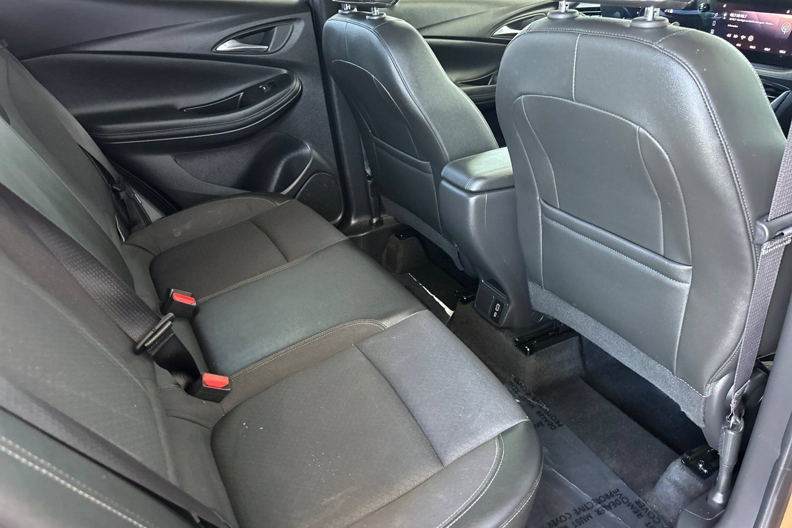 Certified 2025 Buick Encore GX Preferred FWD image 19