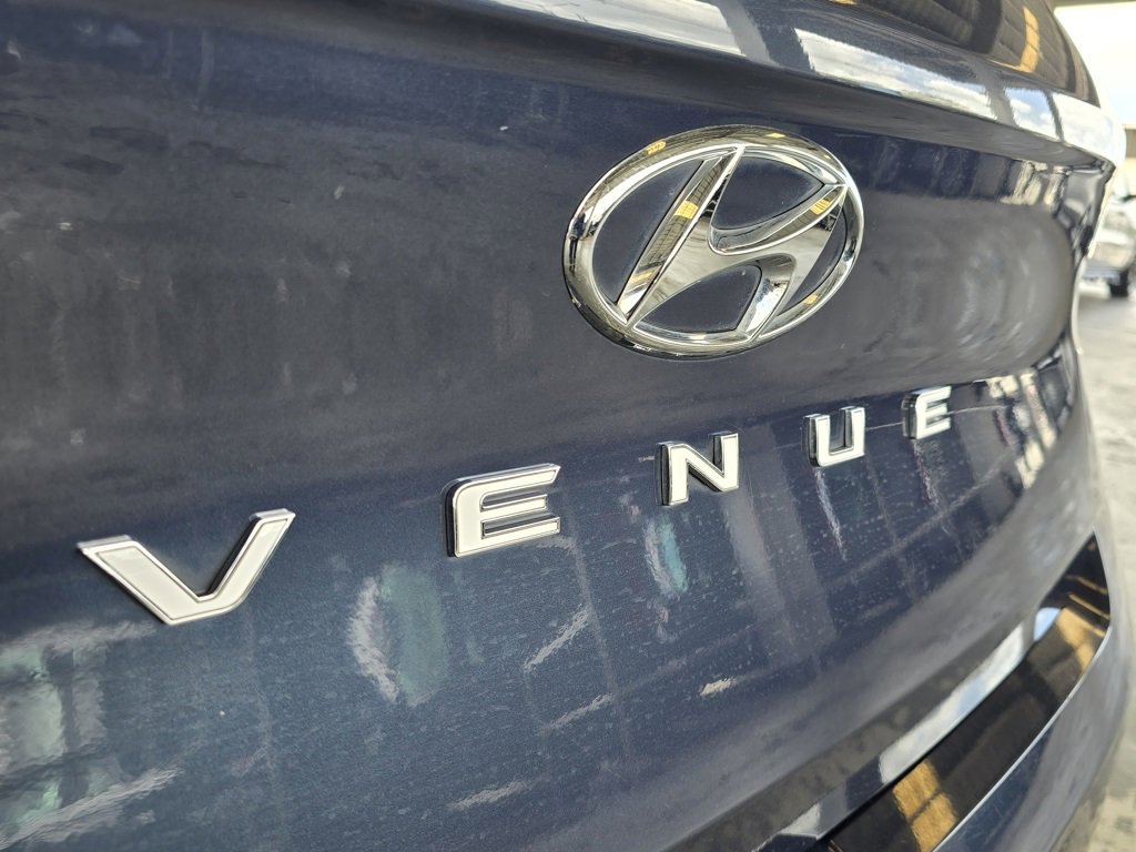 Used 2024 Hyundai Venue SE image 39