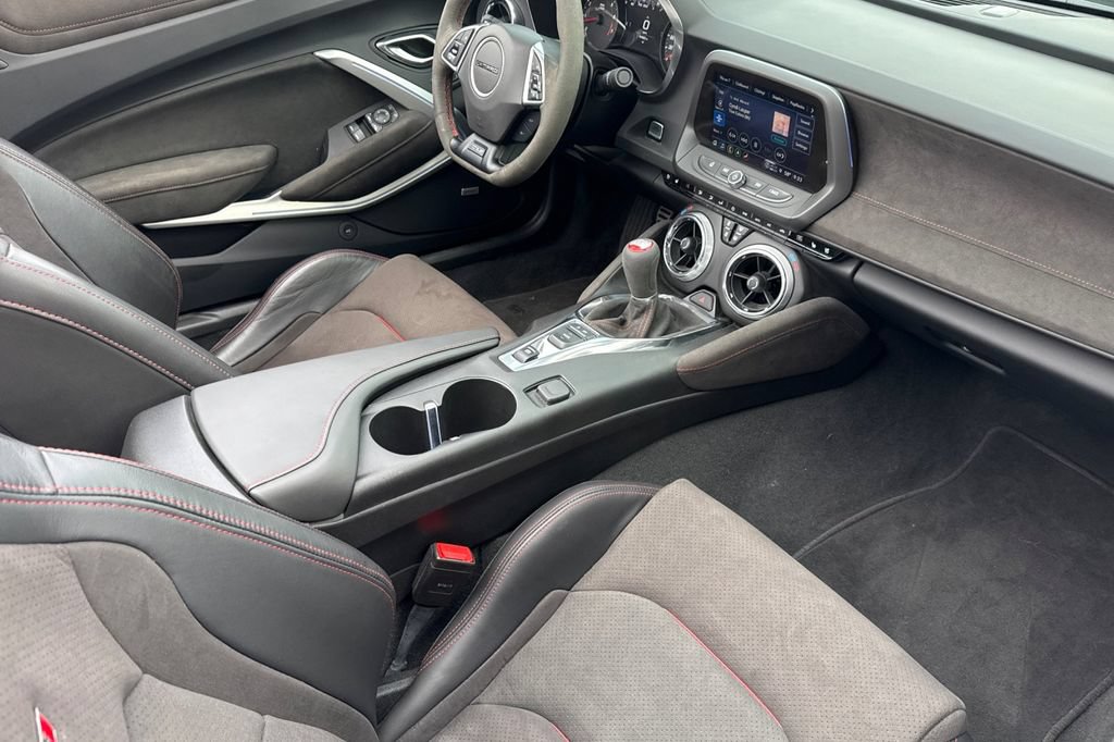 Used 2022 Chevrolet Camaro ZL1 RWD image 16
