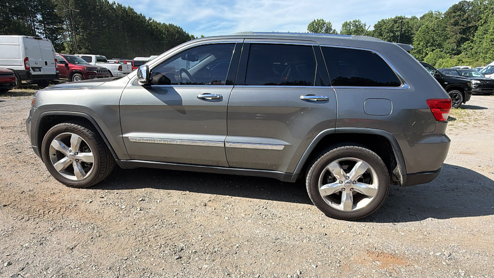 Used 2012 Jeep Grand Cherokee Overland Summit RWD image 11