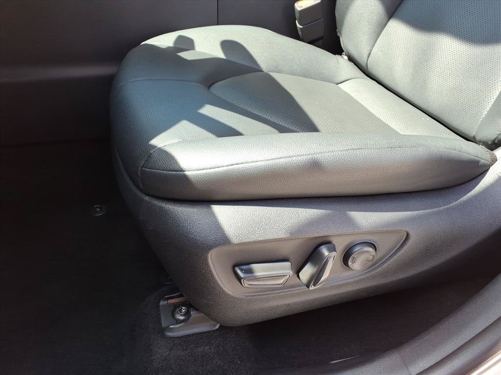 Certified 2025 Toyota Grand Highlander AWD image 19
