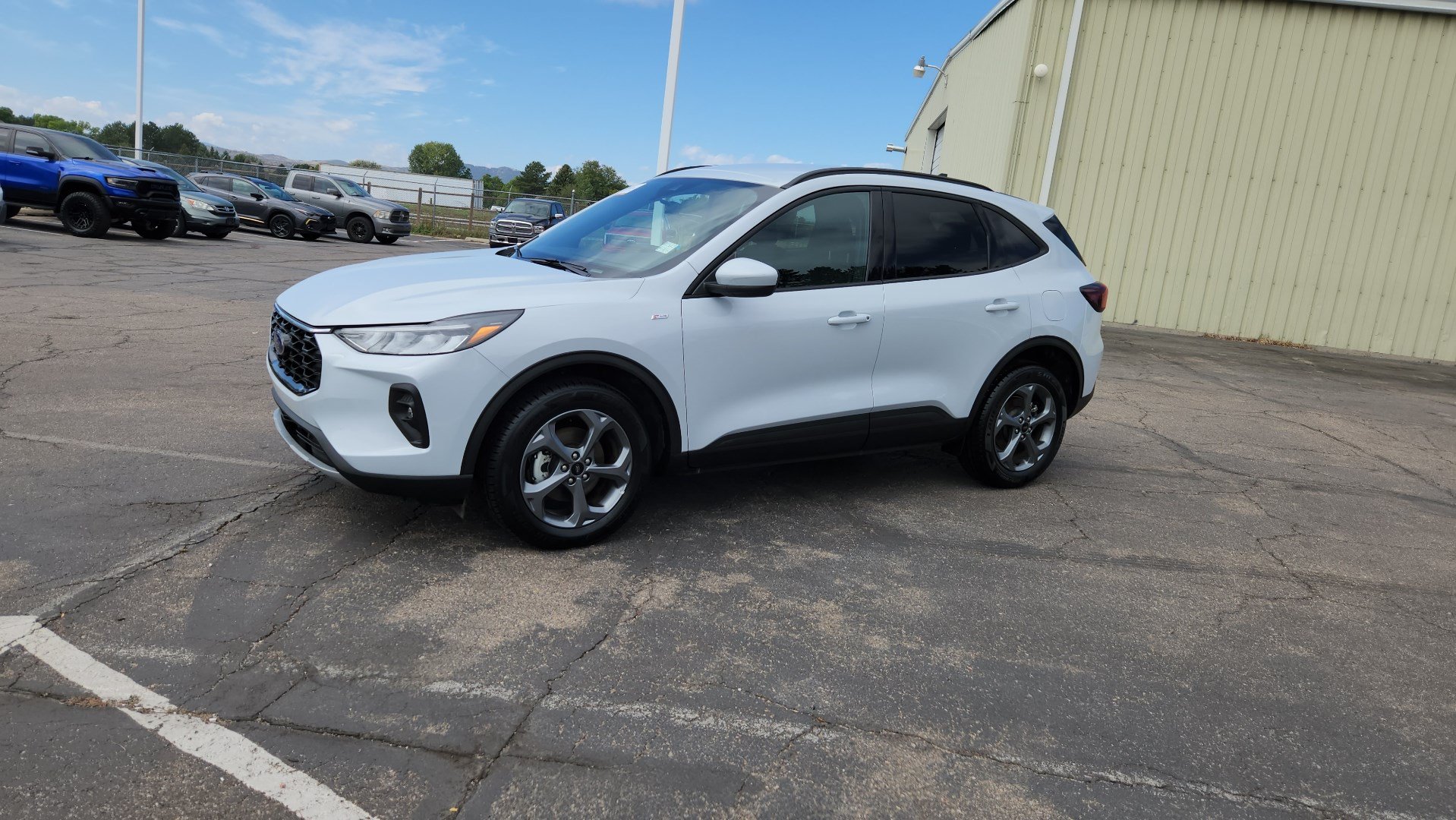 Certified 2025 Ford Escape ST-Line Select AWD/4WD image 4